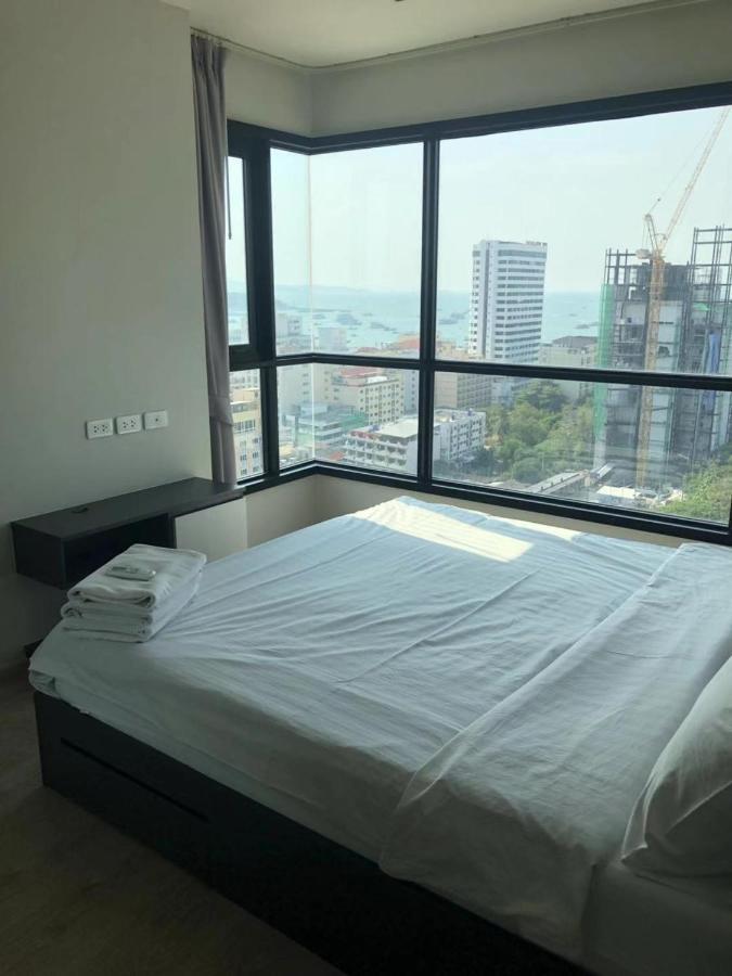 The Base Central Pattaya Seaview Buitenkant foto