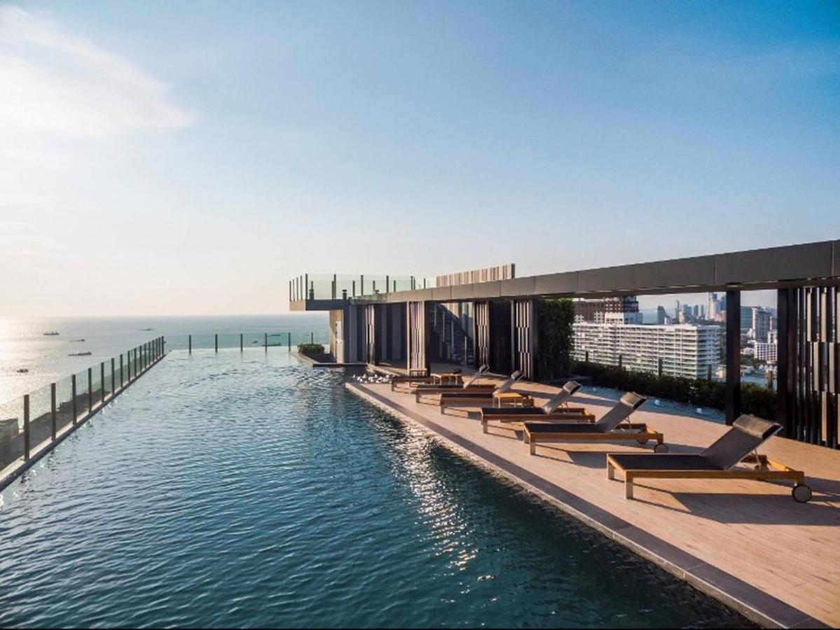 The Base Central Pattaya Seaview Buitenkant foto
