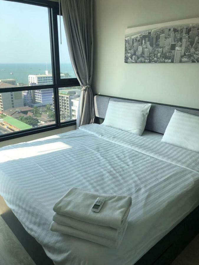 The Base Central Pattaya Seaview Buitenkant foto