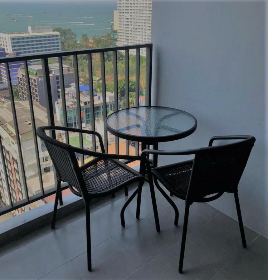 The Base Central Pattaya Seaview Buitenkant foto