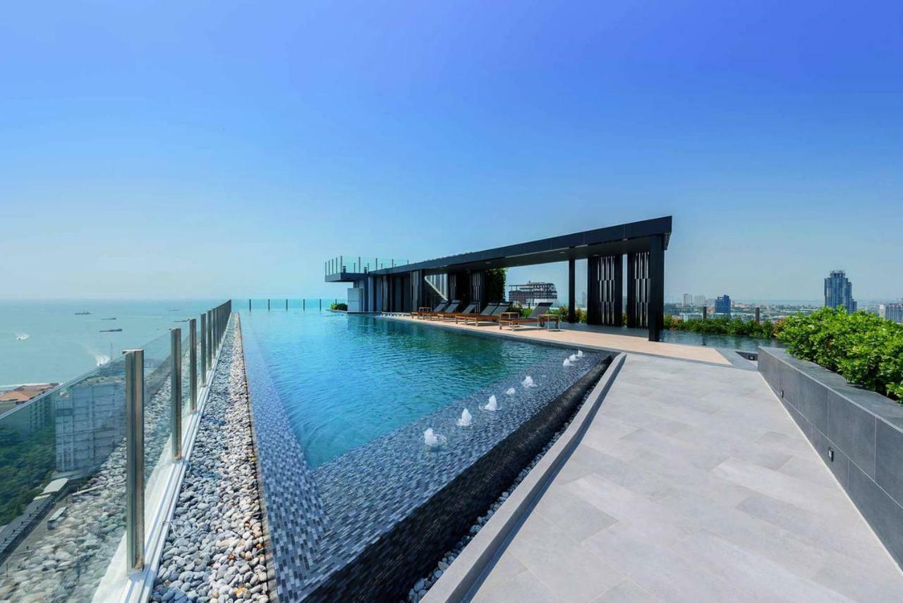 The Base Central Pattaya Seaview Buitenkant foto